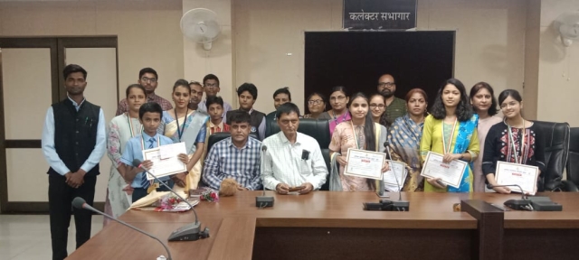 PSY Meritorious honor in Rewa Collector